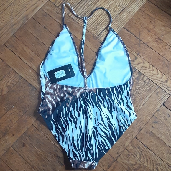 Bathing suit - Picture 3 of 4